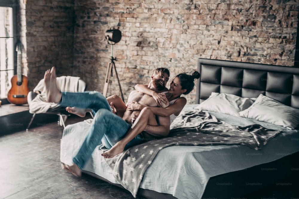 Girl Boy Sexse 3gp - 1500+ Couple In Bedroom Pictures | Download Free Images on Unsplash