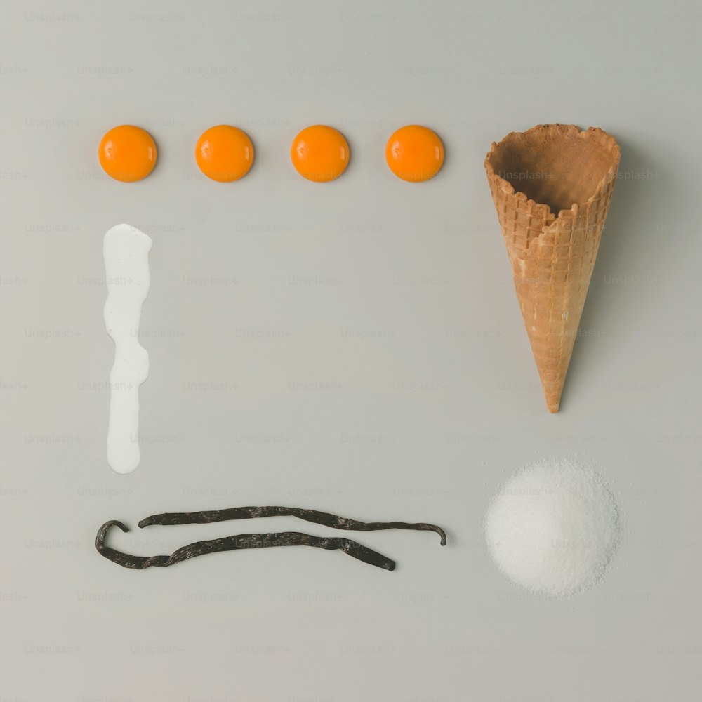 Receta de helado de vainilla. Infografía de estilo alimentario. Plano tendido. Concepto de cocina.