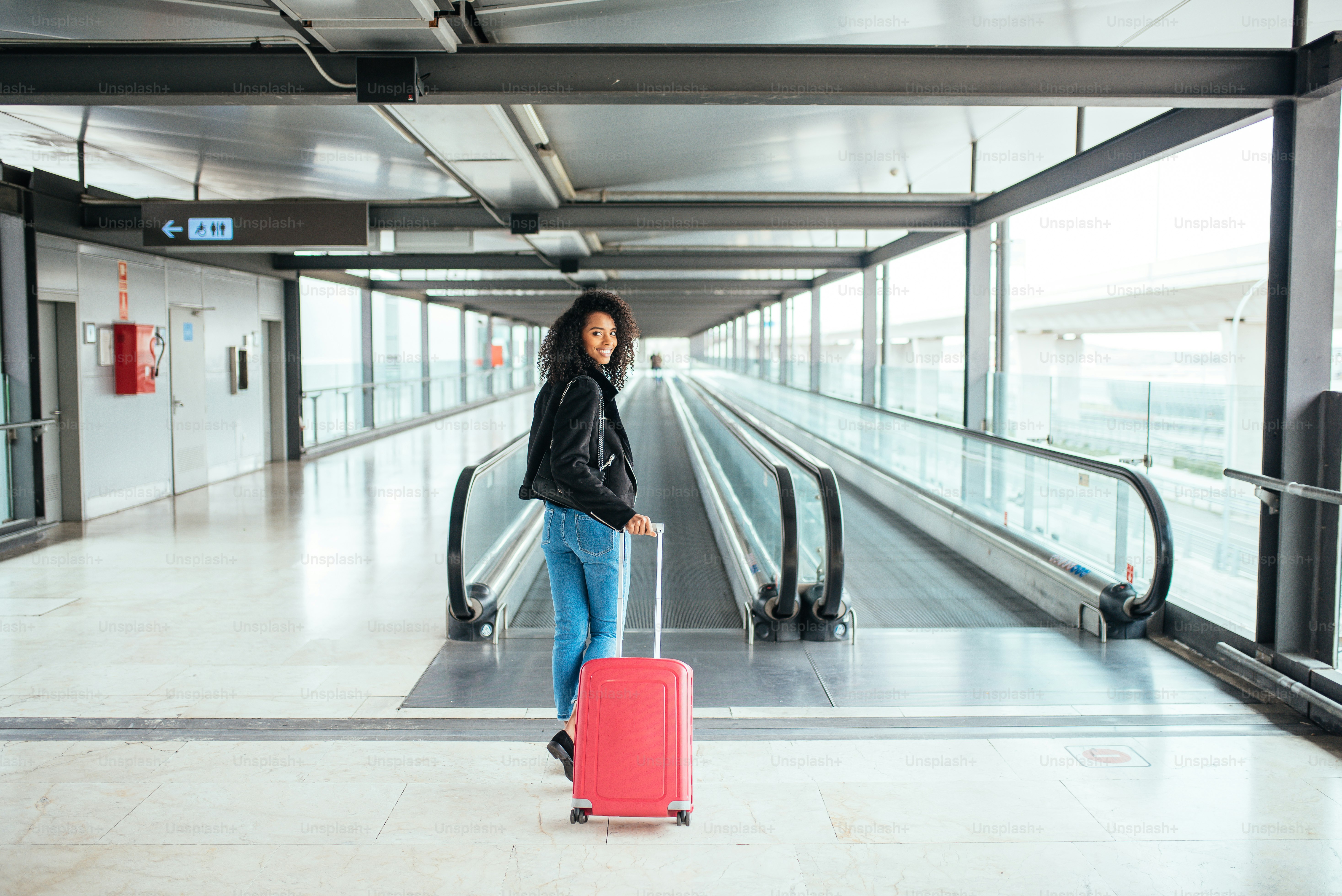 Smart Safe & Stylish – Travel Hacks Every Solo Woman Should Know