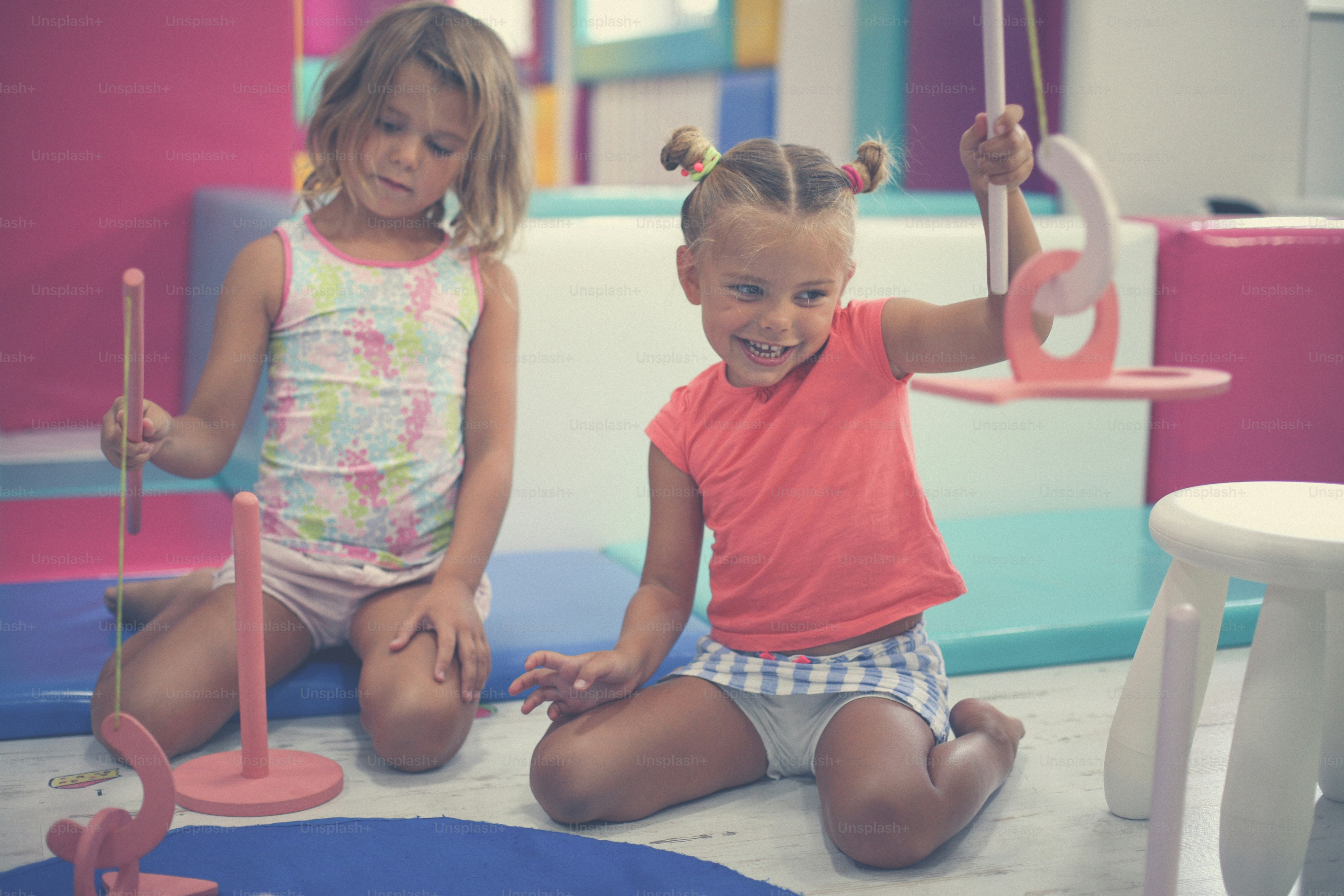 Играется со своим видео. Играется со своим видео. Брайси миллер. Человек играющий в компьютерные игры. Джордан карвер бильярд 18.