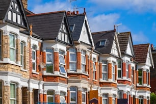 Une rangée de maisons mitoyennes de style édouardien autour de Kensal Rise à Londres