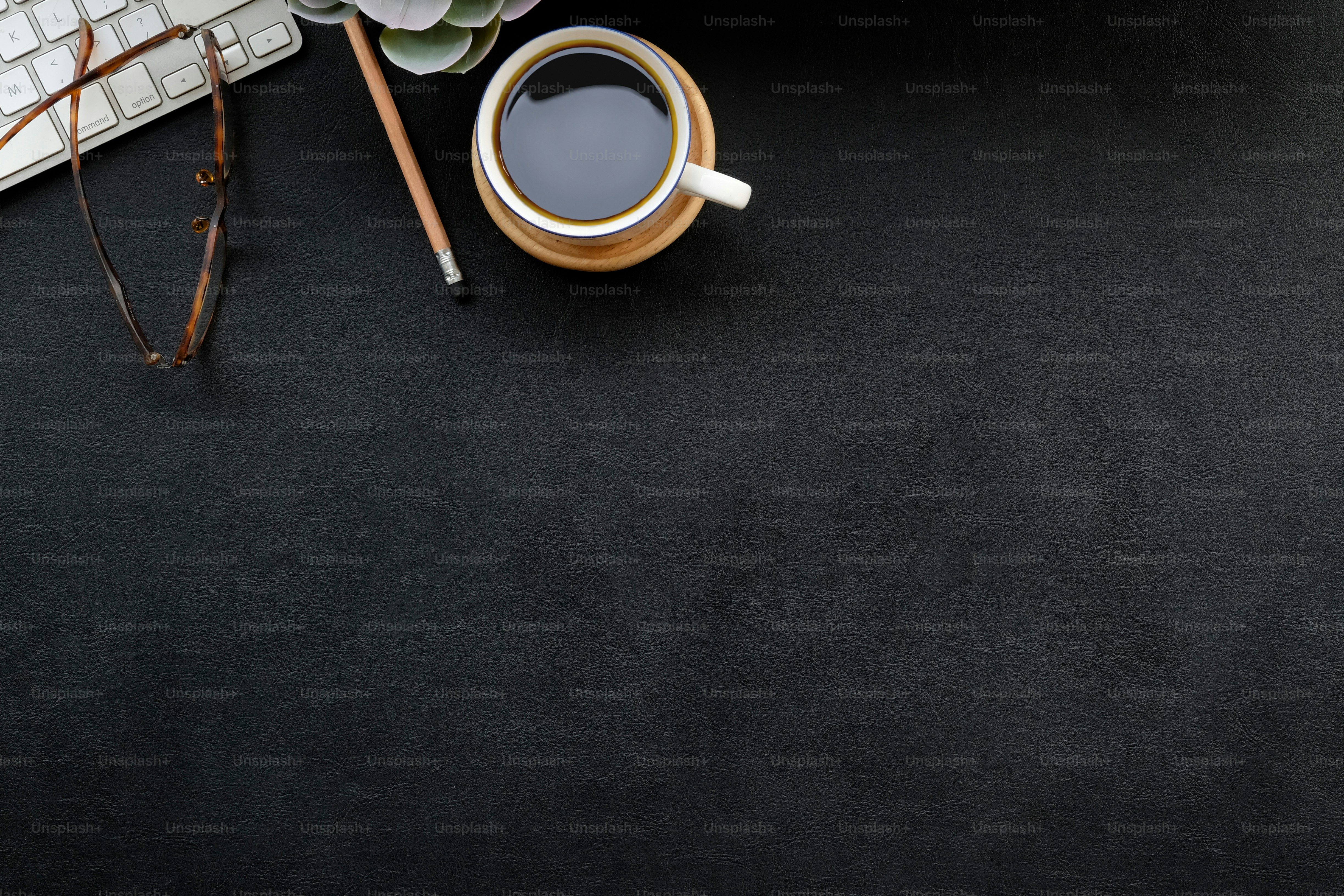 Espaço de trabalho de couro de maquete de visualização superior e espaço de cópia