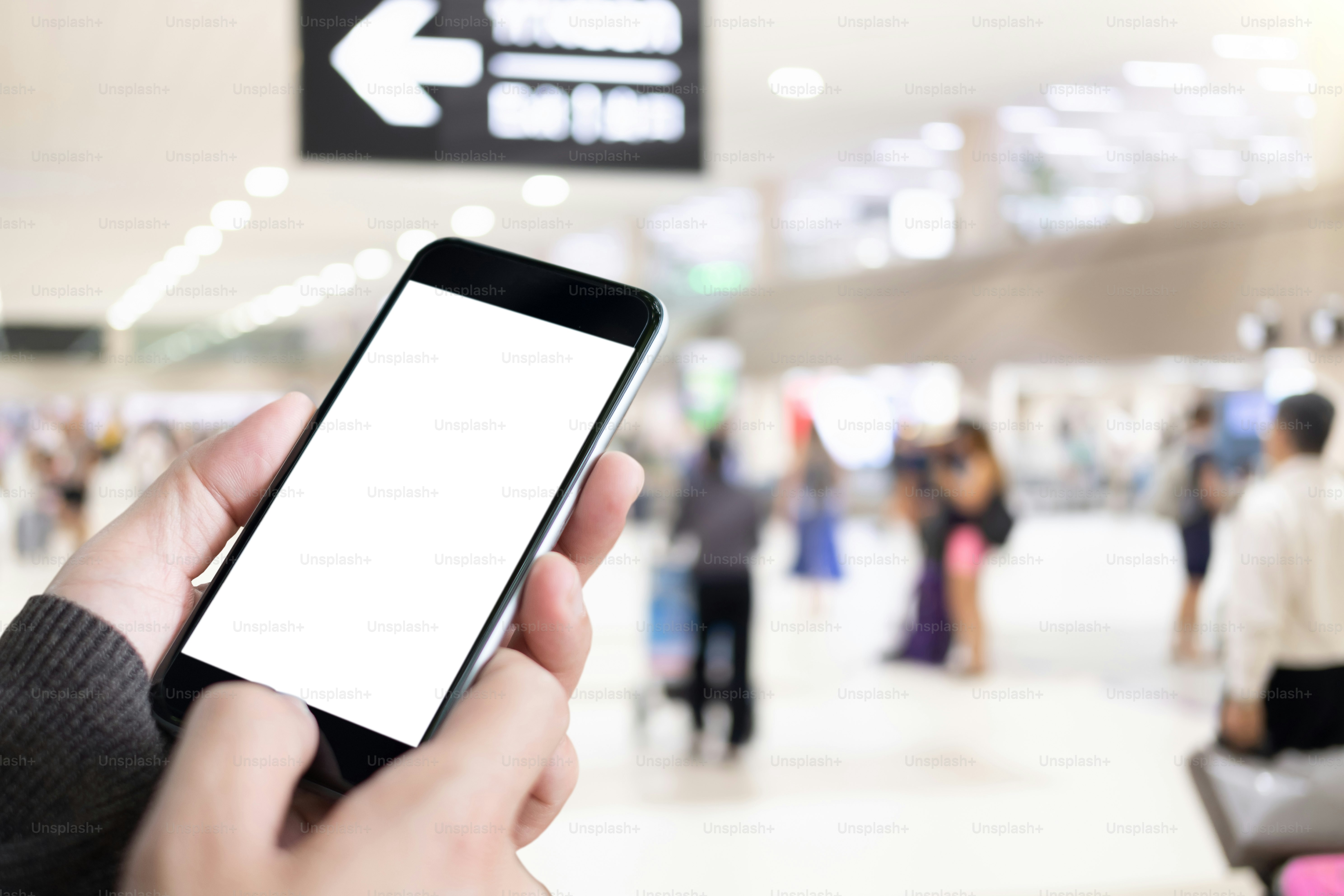 What Should You Photograph Before Checking Your Luggage at the Airport?