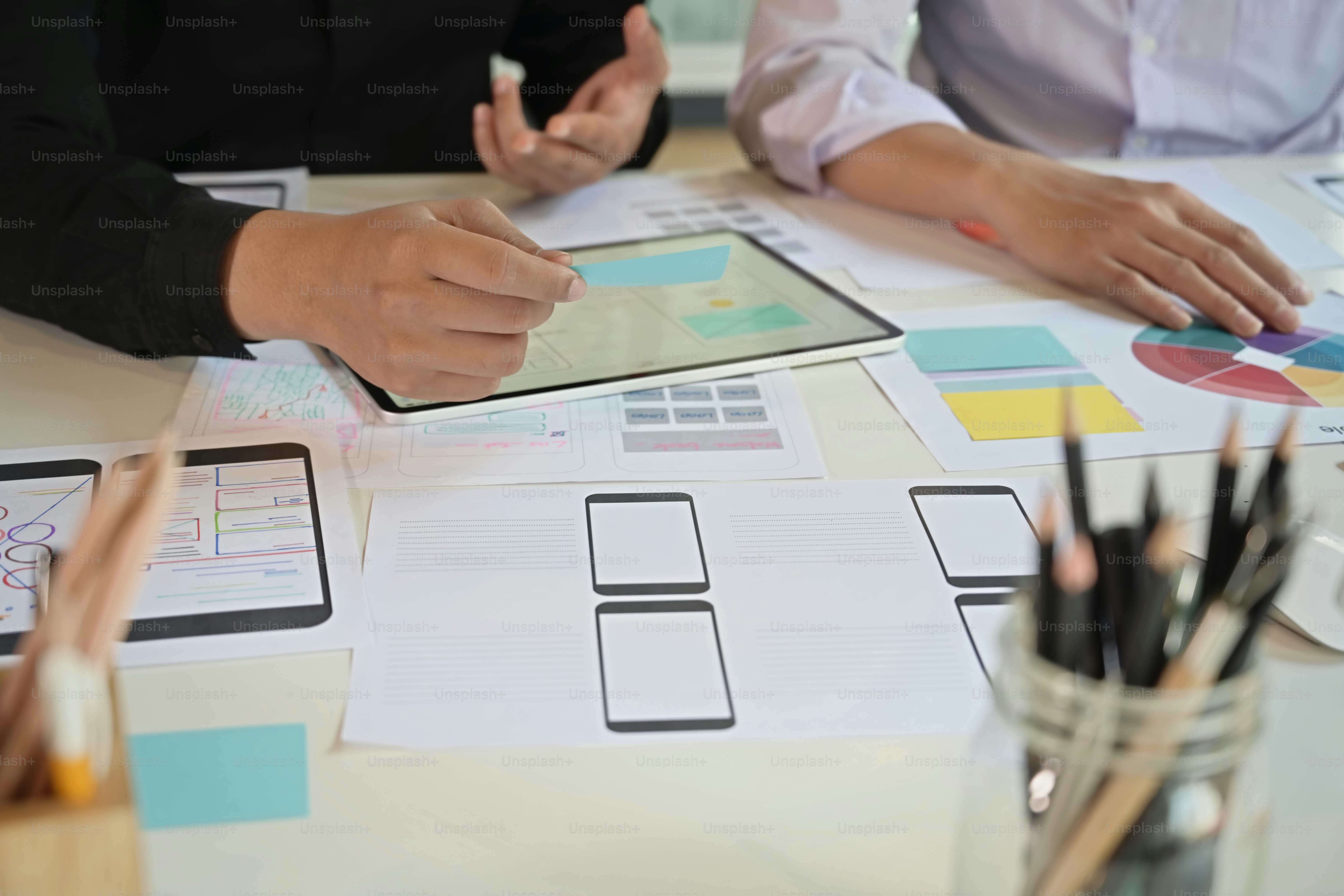 premium_photo-1661344320631-718f2dfe6161?ixid=M3wxMjA3fDB8MXxzZWFyY2h8MXx8cGxhbm5pbmclMjBkaWdpdGFsJTIwbWFya2V0aW5nfGVufDB8fHx8MTc0NTc3ODU3OXww\u0026ixlib=rb-4.0.3