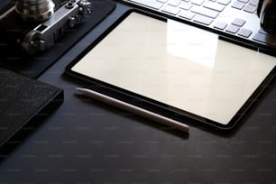 모형 태블릿 및 사무실 문구