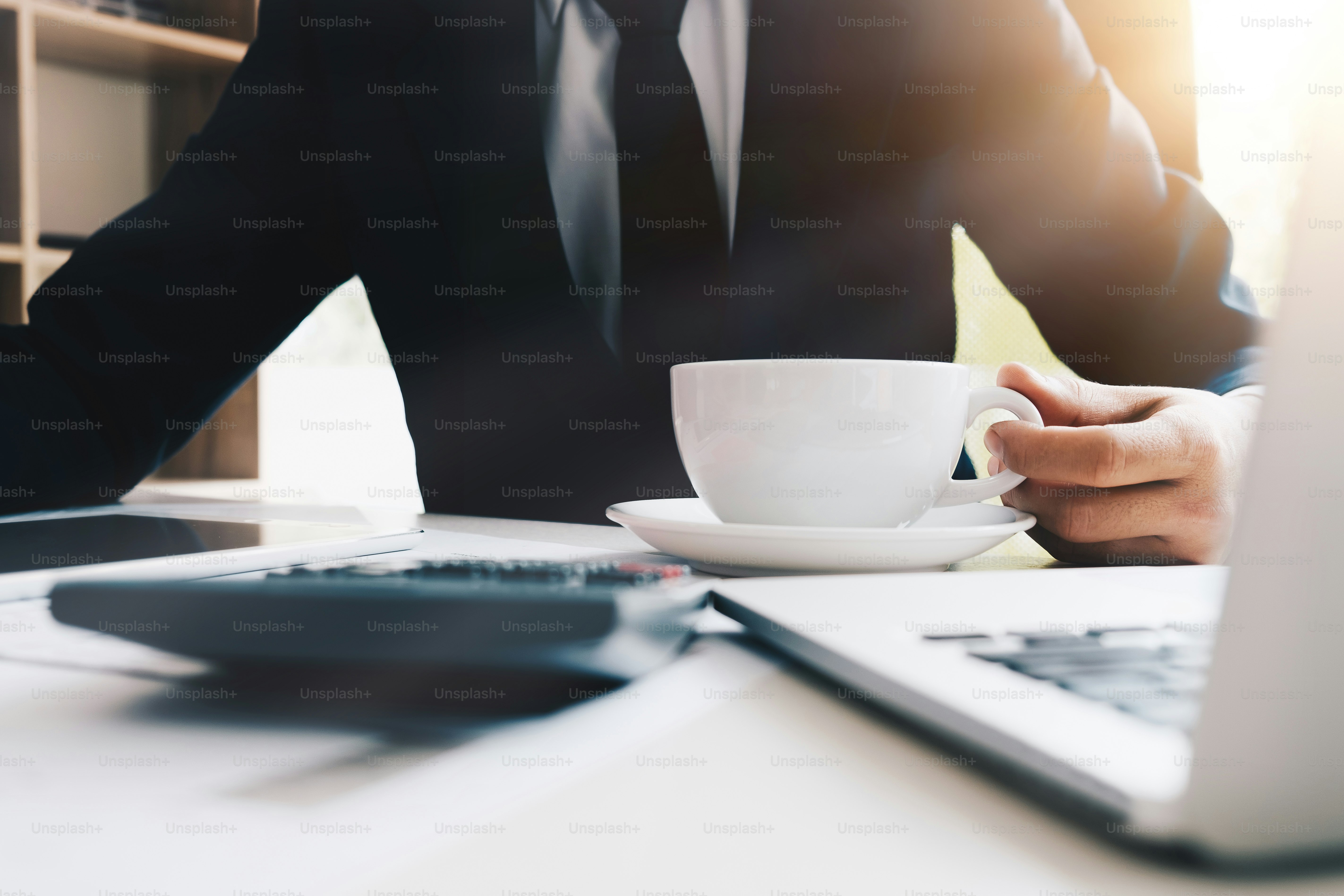 了解香港高收入人士的額外稅務責任