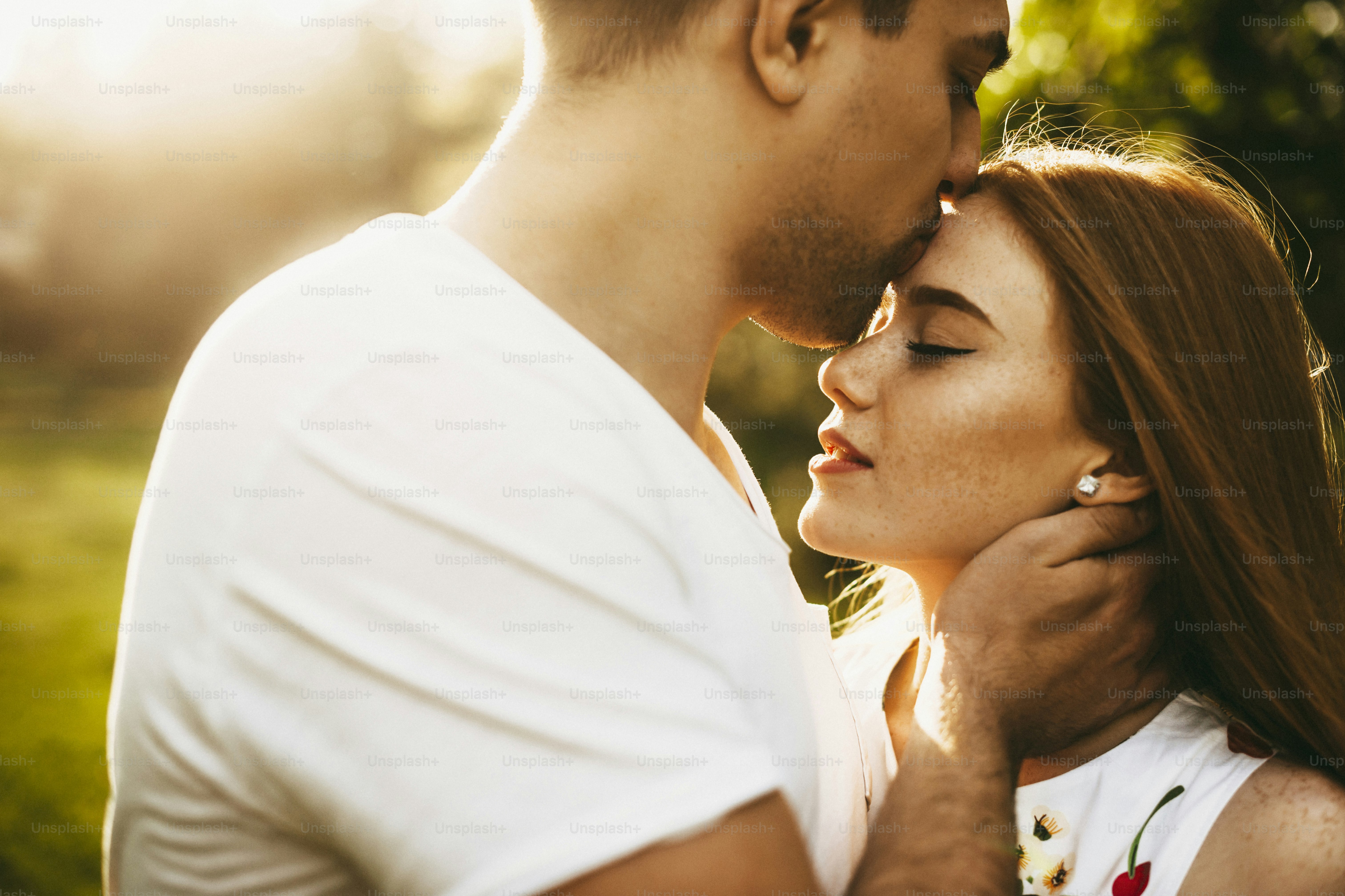 Imágenes de Forehead Kiss | Descarga imágenes gratuitas en Unsplash, image size:3000x2000