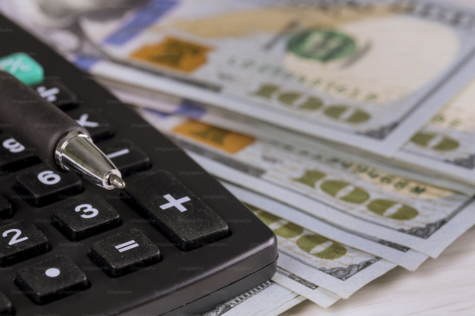 Savings Simulator: The Power of Compound Interest