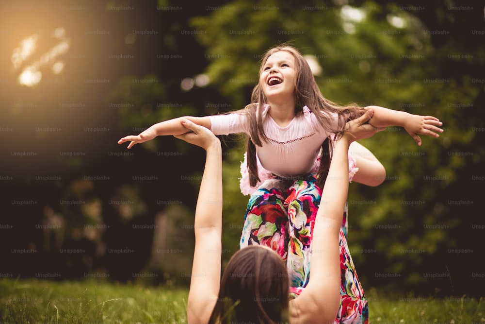 Libero come può essere. Madre e figlia nella natura.