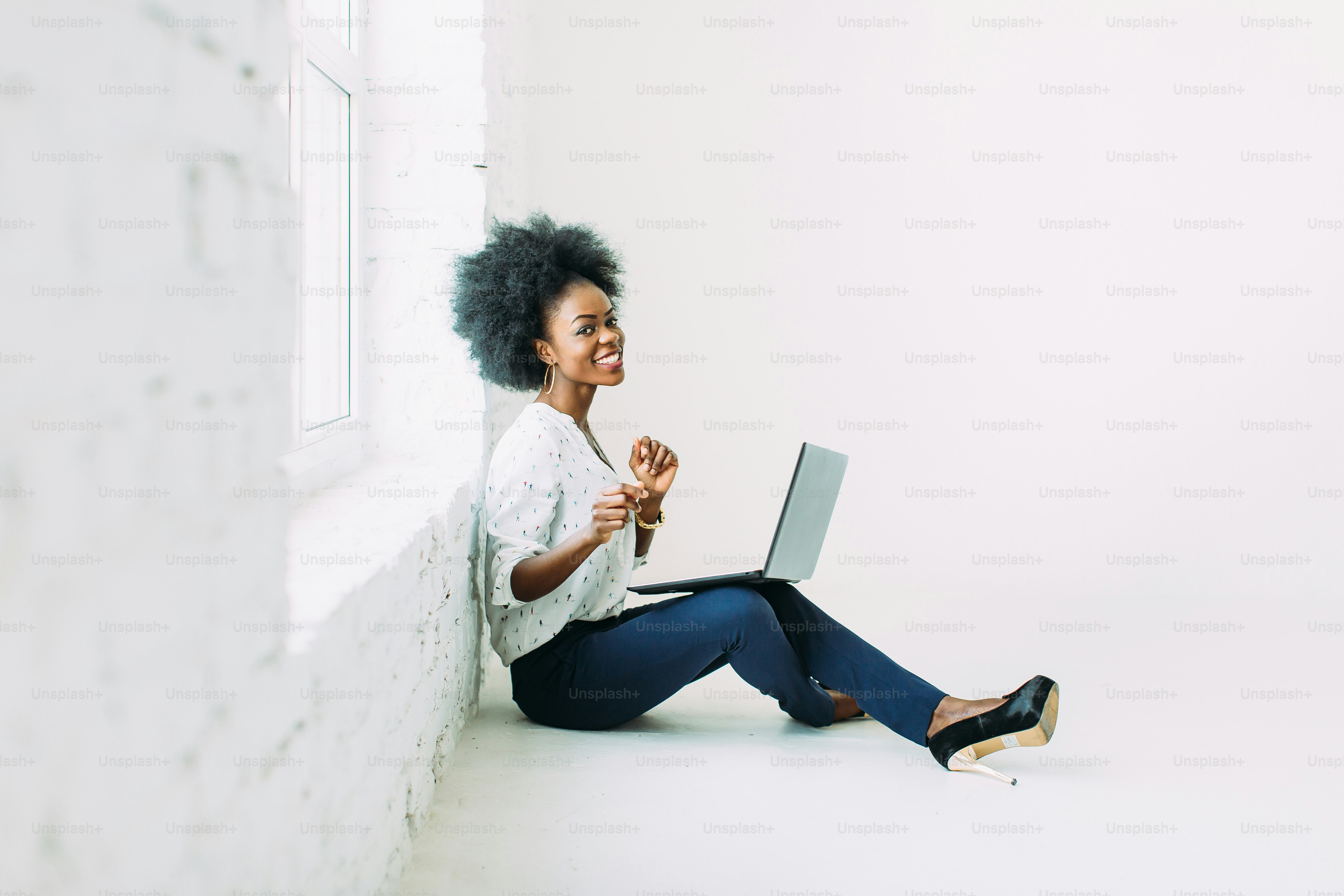 premium_photo-1661387933882-5ff04e520337?ixid=M3wxMjA3fDB8MXxzZWFyY2h8MTN8fG5hamxlcHN6ZSUyMGJsb2dpJTIwZGxhJTIwa29iaWV0fGVufDB8fHx8MTc1MDAyMDE0NHww\u0026ixlib=rb-4.1.0