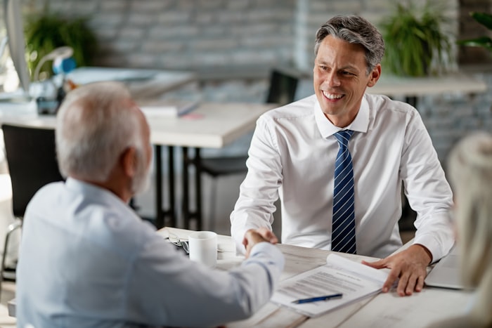 Trek Insurance agent helping a client with Medicare