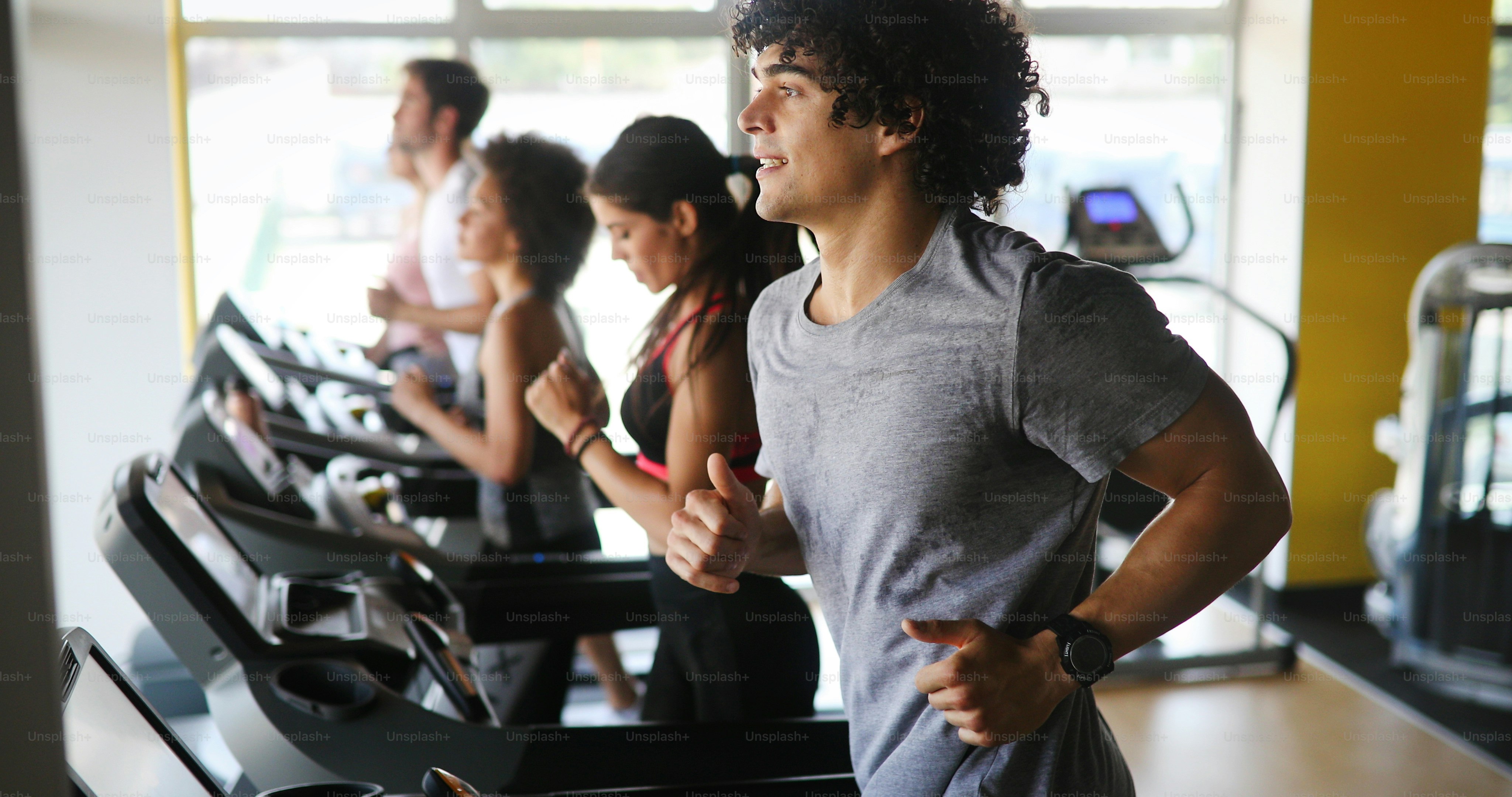 From Weights to Wellness: Exploring the Community at Gold’s Gym Illinois