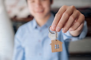不動産ブローカーの住宅賃貸物件掲載契約。不動産の買取・賃貸物件のご提供与える、捧げる、実演する、家の鍵を持つ。