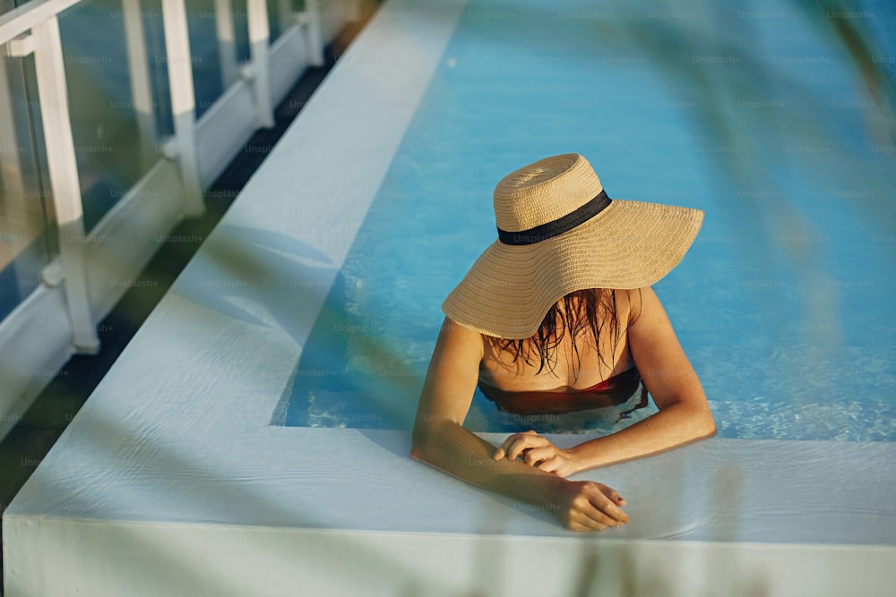 Sun Hat Pictures | Download Free Images on Unsplash