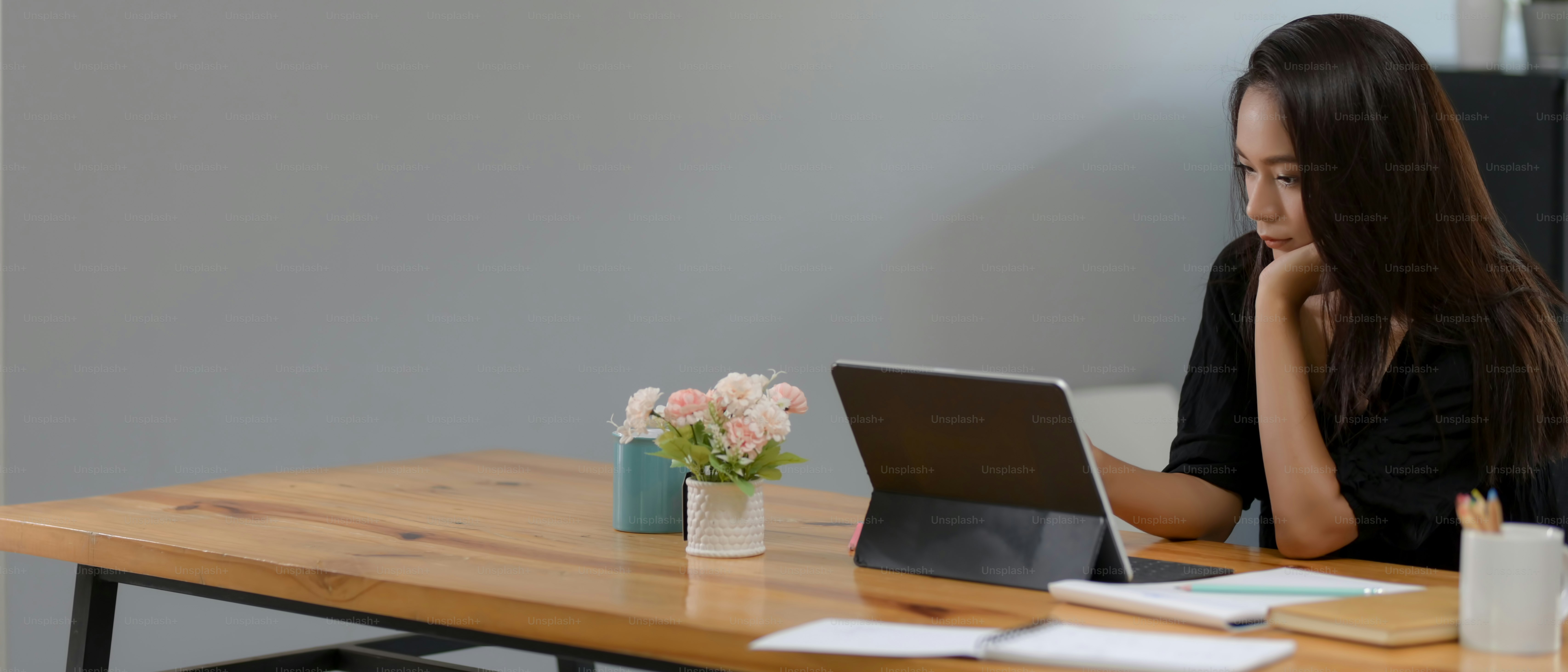 Tres citas rectangulares en la pared pintada de blanco foto – Imagen de  Escritorio gratuita en Unsplash, image size:6825x2925
