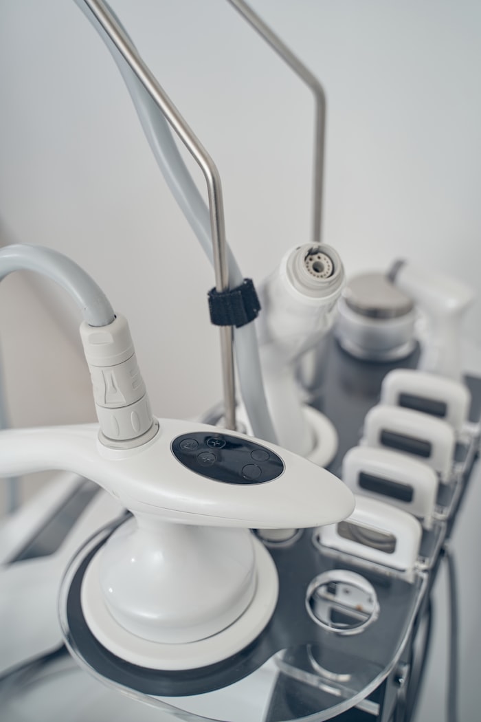 Вакуумно-ультразвуковой аппарат для массажа лица