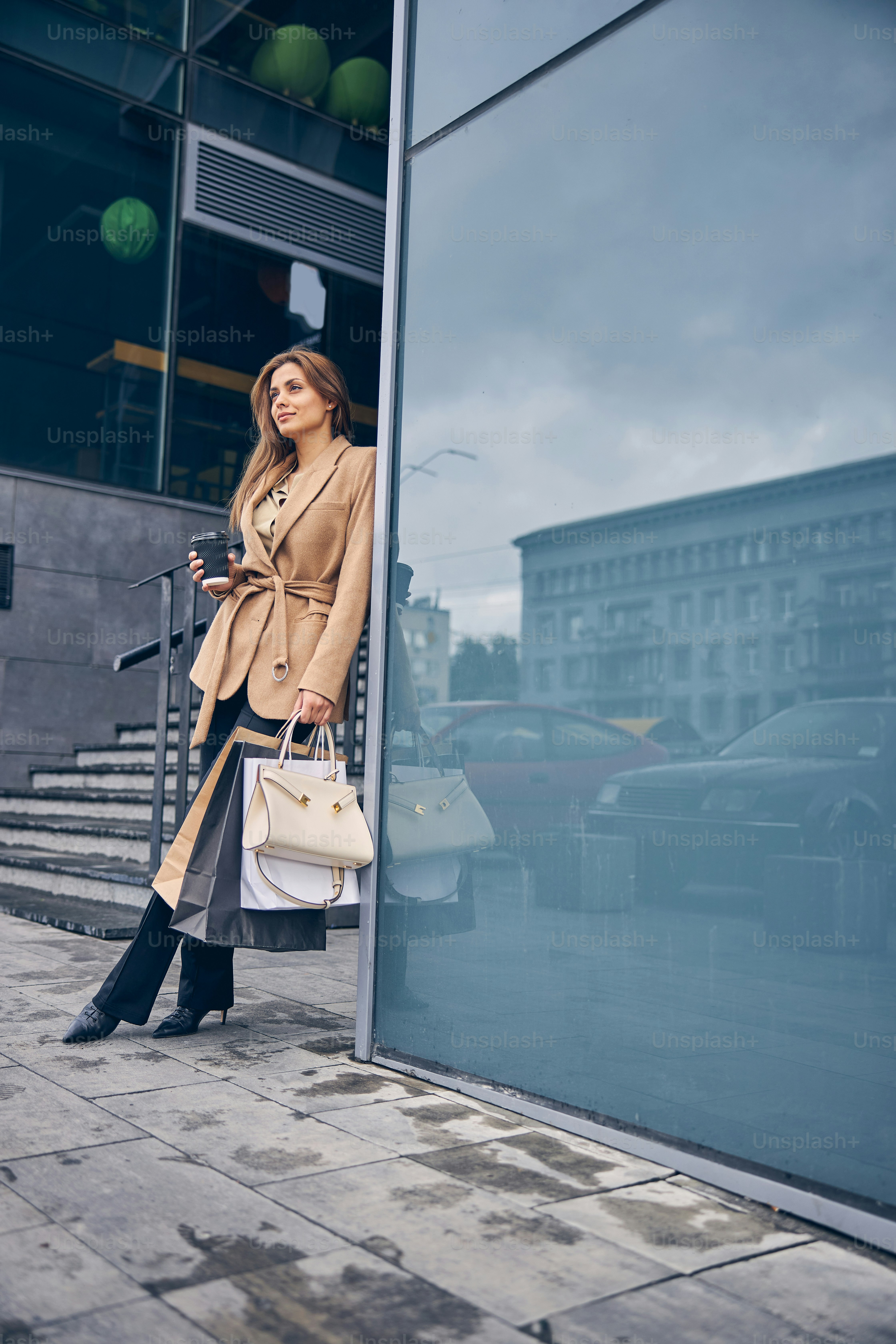 premium_photo-1661490206142-cf3fa0c99c58?ixid=M3wxMjA3fDB8MXxzZWFyY2h8MTN8fGNvZmZlZSUyMGxpZmVzdHlsZSUyMGFjY2Vzc29yaWVzfGVufDB8fHx8MTc2NTA4NTQ4OXww\u0026ixlib=rb-4.1.0