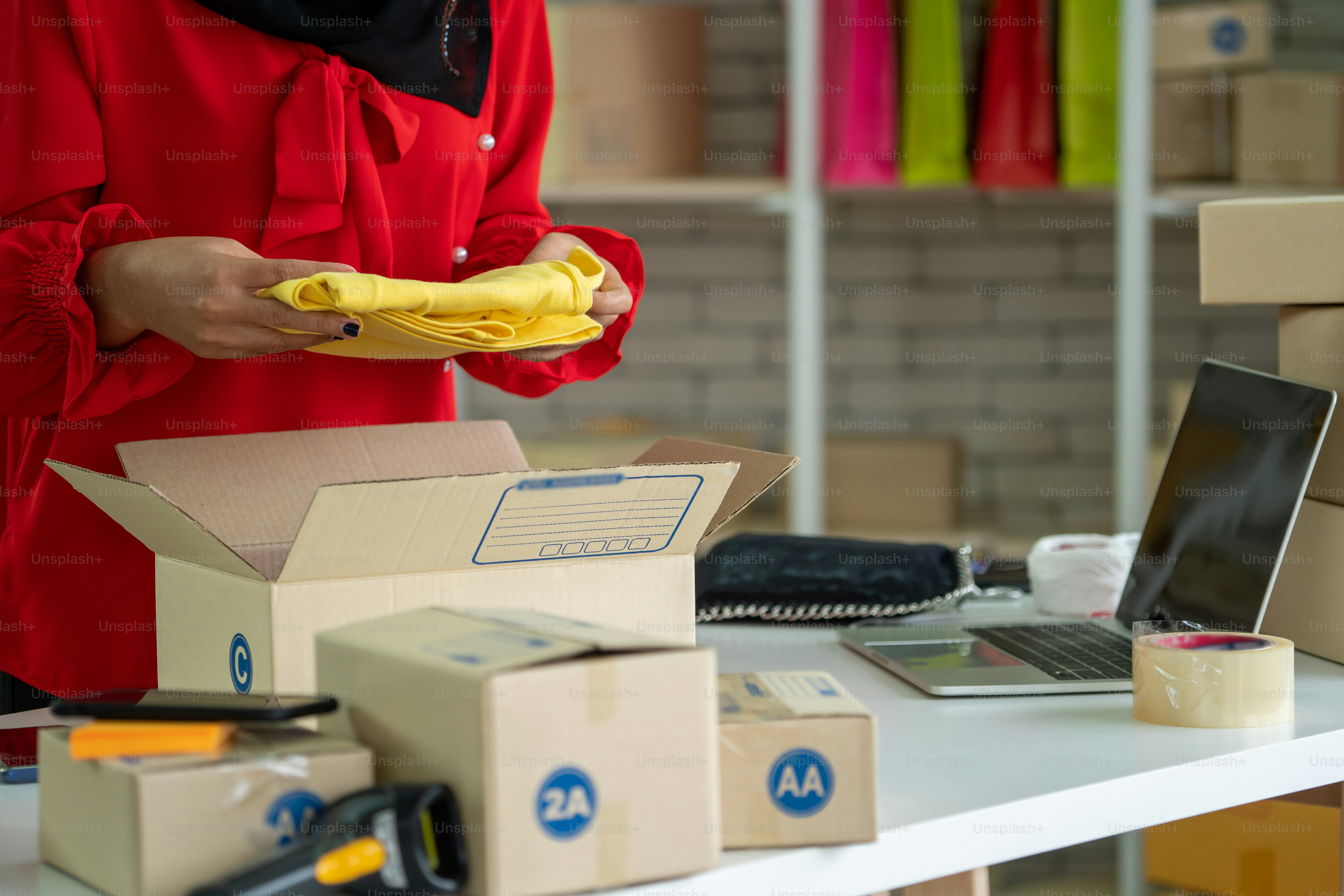 Struggling with unpredictable revenue? Stop chasing new leads and start scaling with subscriptions. Learn 6 steps to build a high-growth WooCommerce store.