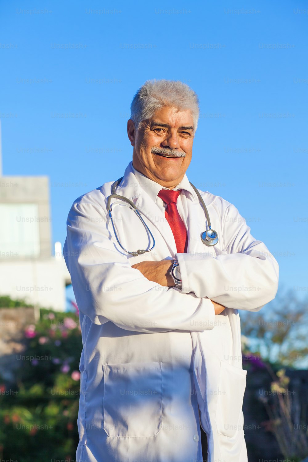 멕시코 시티 또는 라틴 아메리카에 있는 멕시코 병원의 라틴 남성 수석 의사