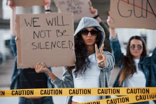 Pueblos europeos. Un grupo de mujeres feministas han protestado por sus derechos al aire libre.
