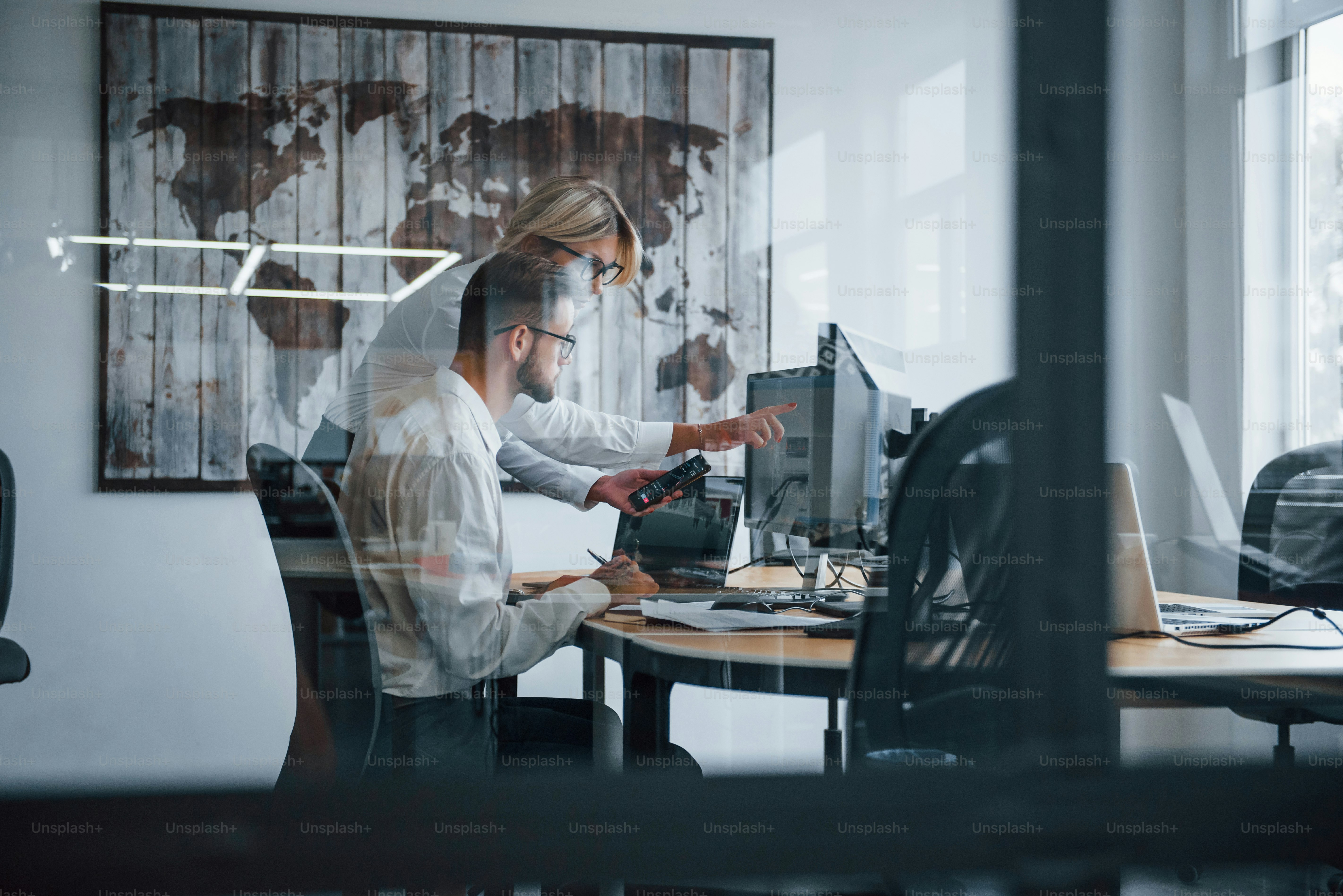 Security analyst reviewing dashboards to choose EDR platform tools for remote offices