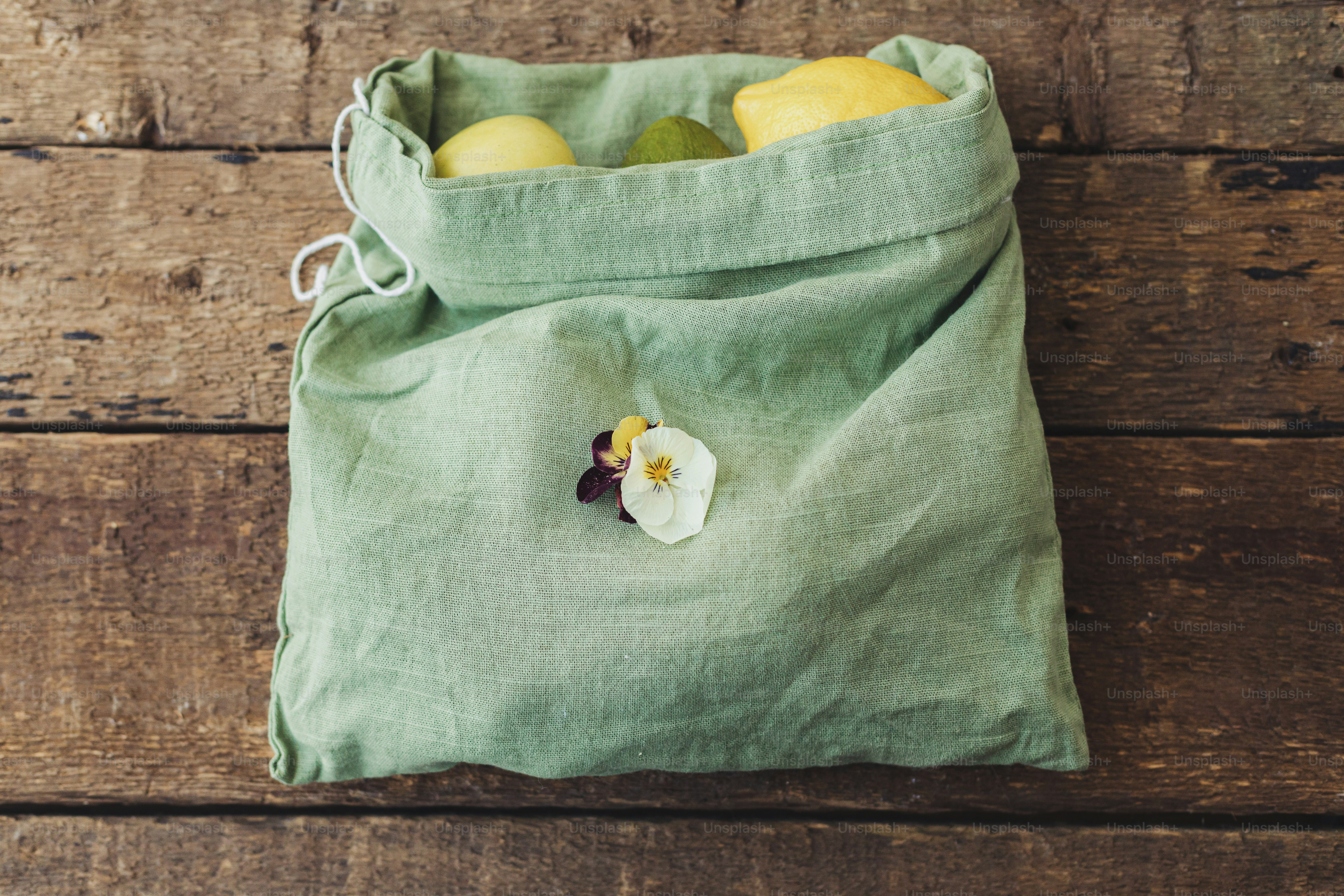 Eco friendly plastic free grocery delivery and shopping. Fresh apples