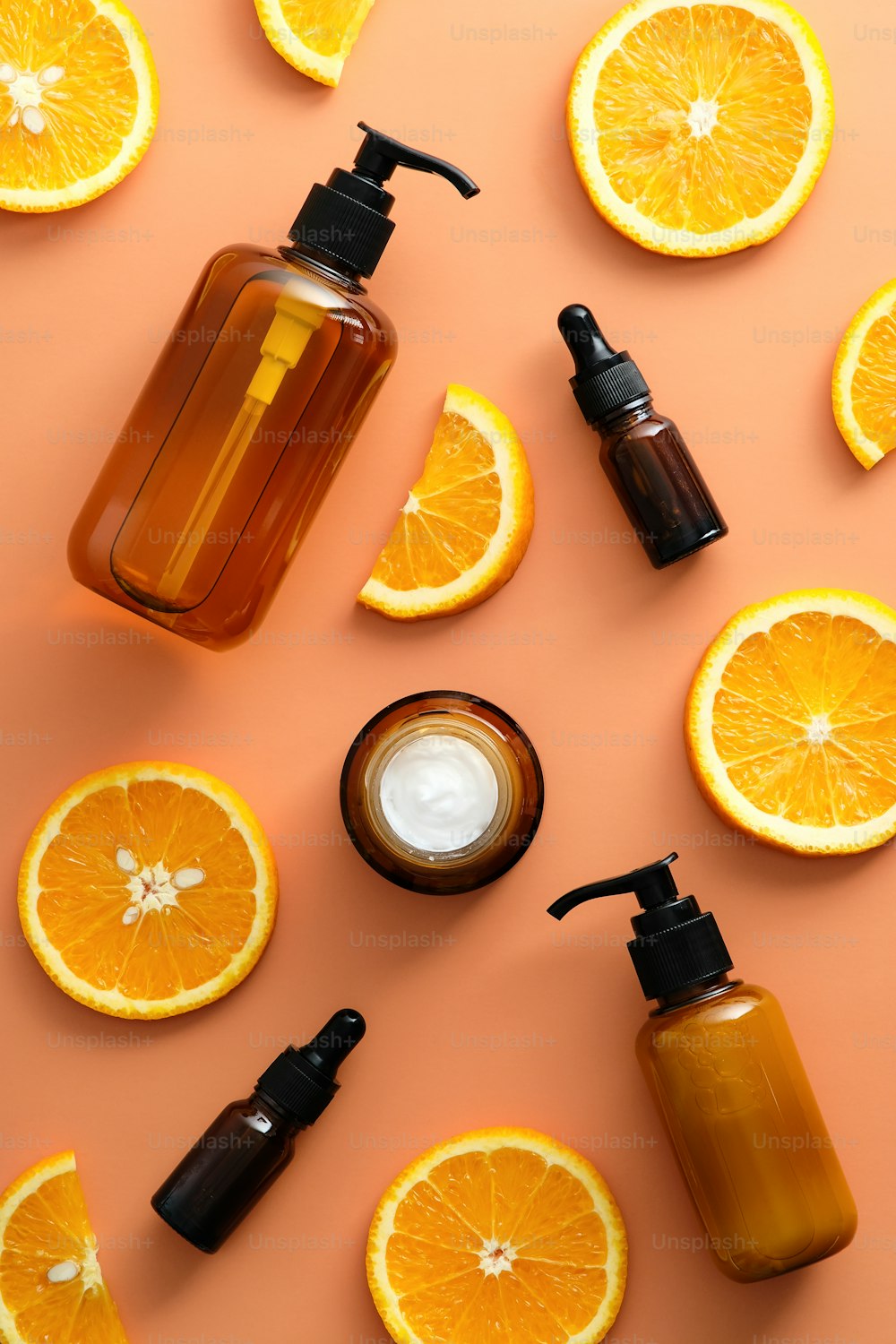 Conjunto de cosméticos naturais com vitamina C extrato vista superior. Produtos orgânicos, beleza e conceito de spa