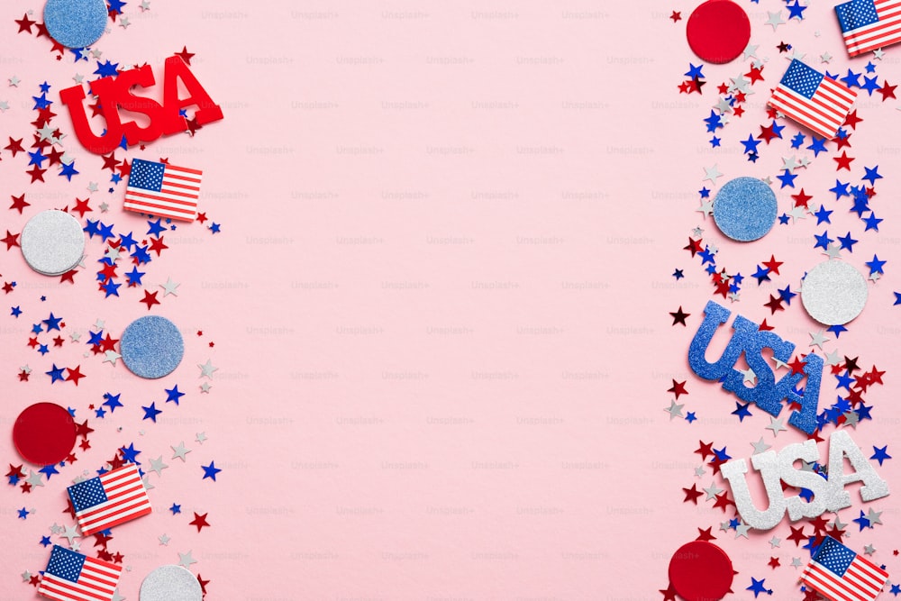 アメリカの国旗、紙吹雪、装飾品が描かれた退役軍人の日のバナーモックアップ。アメリカ独立記念日、アメリカ労働者の日、メモリアルデー、米国選挙のコンセプト。