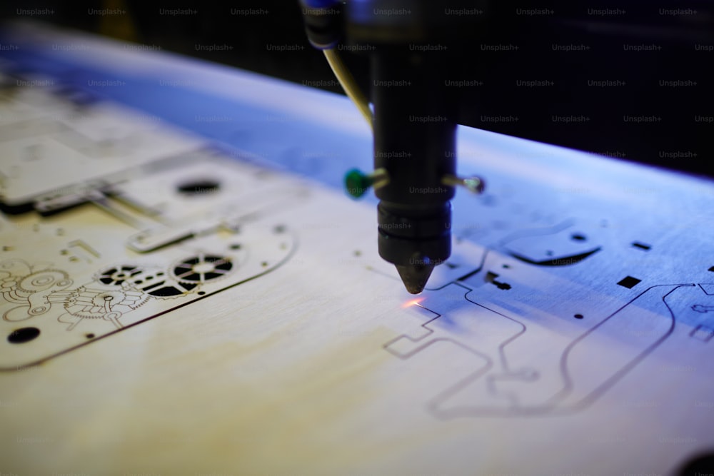 Tecnologia laser moderna para gravar detalhes
