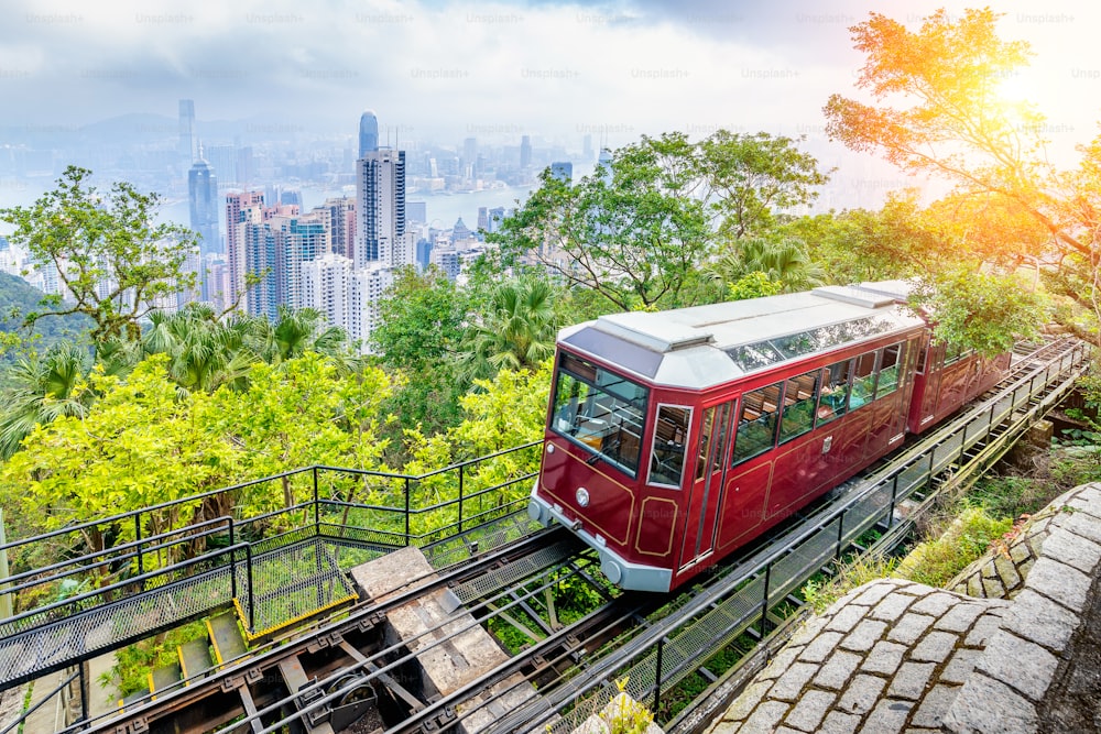 홍콩의 빅토리아 피크 트램 전망.