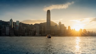 Hermosa puesta de sol en Hong Kong.