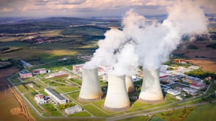 Luftaufnahme des Kernkraftwerks Temelin.  Dieses Kraftwerk ist eine wichtige Stromquelle für die Tschechische Republik in der Europäischen Union.