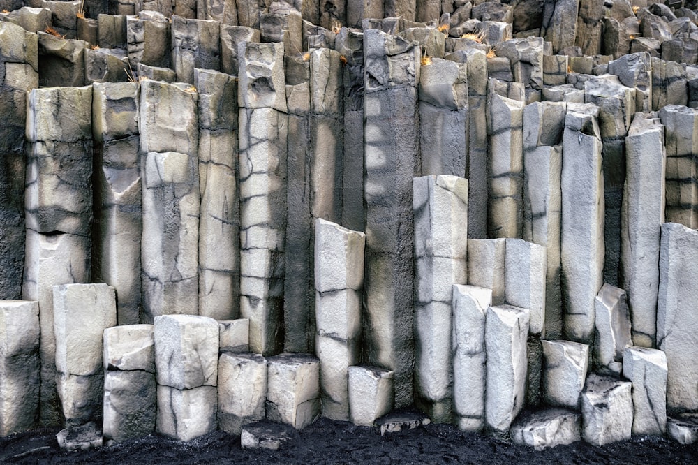 아이슬란드 비크 근처의 현무암 기둥.