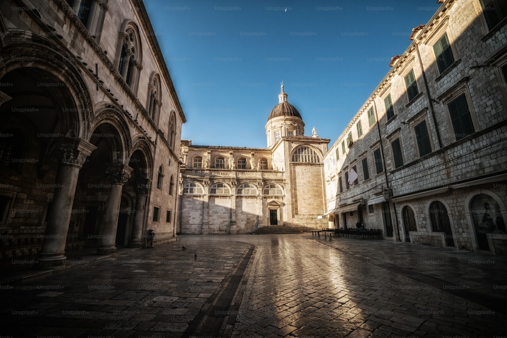 Cattedrale di Dubrovnik nella città vecchia di Dubrovnik, Croazia - destinazione di viaggio prominente della Croazia. La città vecchia di Dubrovnik è stata dichiarata Patrimonio dell'Umanità dall'UNESCO nel 1979.