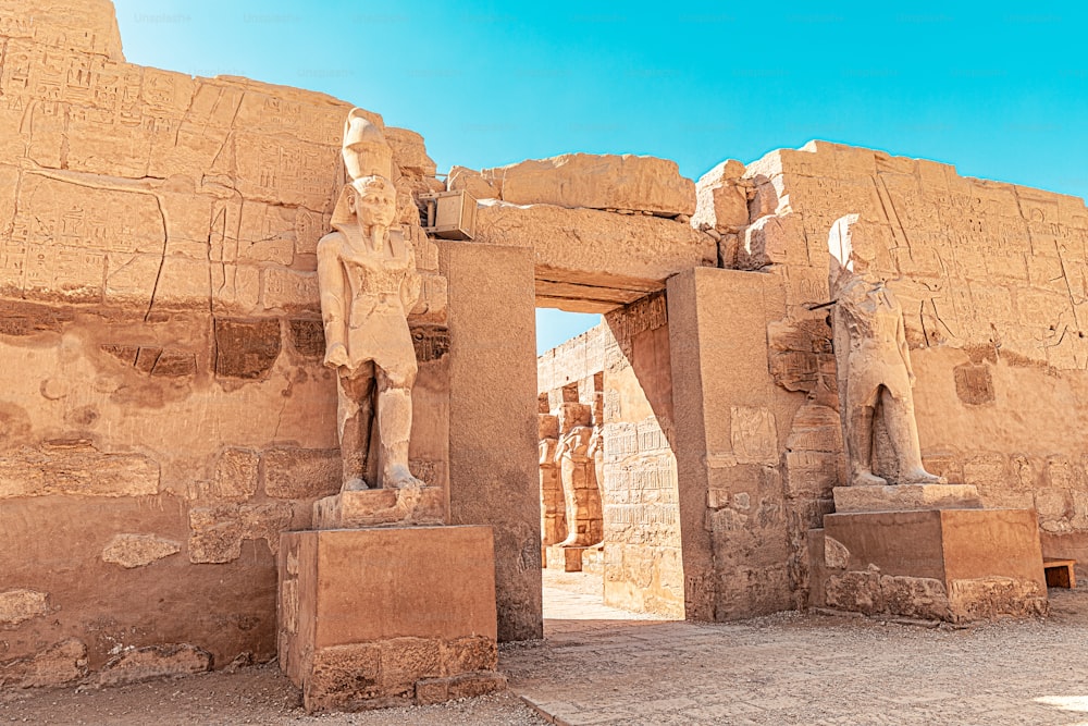 Der Tempel des Ramses in Karnak in Luxor. Archäologische und touristische Attraktionen von Ägypten
