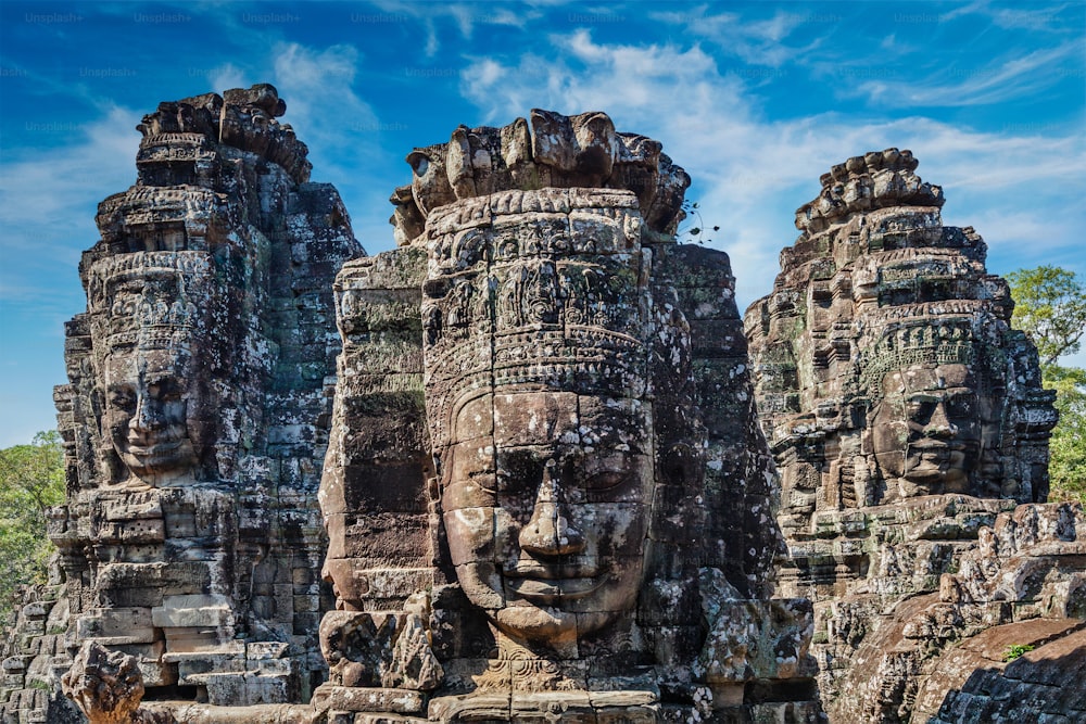 Anciennes faces en pierre du temple du Bayon, Angkor, Cambodge