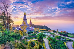Pagoda emblemática en el parque nacional doi Inthanon en Chiang Mai, Tailandia.