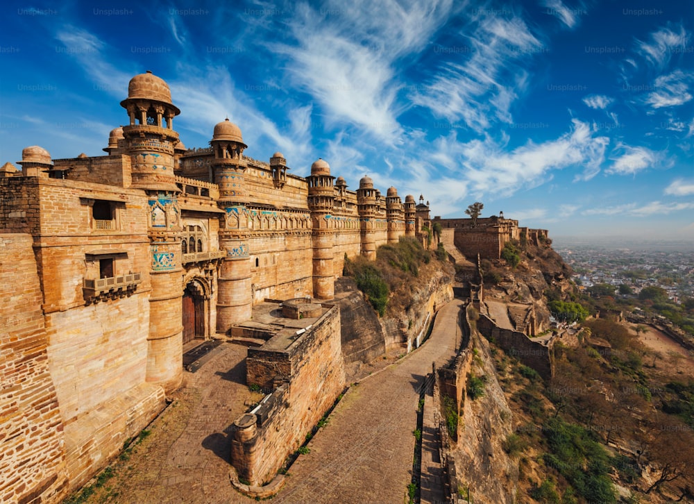 인도 관광 명소 - 무굴 건축 - 괄리 오르 요새. 괄리오르, 마디아프라데시주, 인도