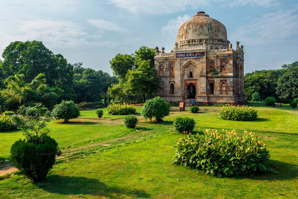 쉬쉬 검 바드 -로 디 왕조의 마지막 혈통에서 이슬람 무덤. 인도 델리의 로디 가든 도시 공원에 위치하고 있습니다.