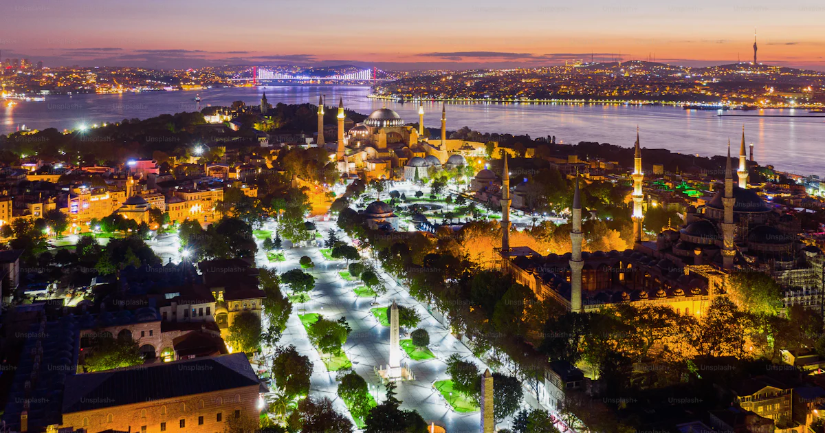 Foto zum Thema Luftaufnahme der Stadt Istanbul und der Hagia Sophia bei ...