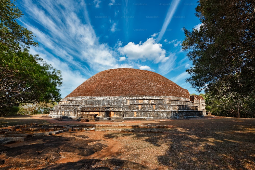 Kantaka Chetiya alte buddhistische Daboga Stupa in Mihintale, Sri Lanka, erbaut 2. Jahrhundert v. Chr., Buddhismus, Tempel, Ruinen