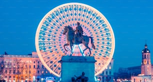 Place Bellecour Statue von König Ludwig XIV. bei Nacht, Lyon Frankreich