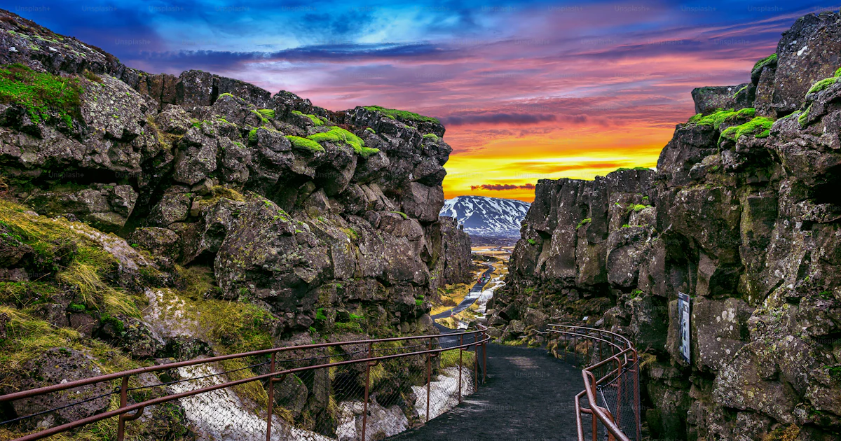 https://plus.unsplash.com/premium_photo-1661962547839-3d8d3556d8bc?blend=000000&blend-alpha=10&blend-mode=normal&blend-w=1&crop=faces%2Cedges&h=630&mark=https%3A%2F%2Fimages.unsplash.com%2Fopengraph%2Flogo.png&mark-align=top%2Cleft&mark-pad=50&mark-w=64&w=1200&auto=format&fit=crop&q=60&ixid=M3wxMjA3fDB8MXxhbGx8fHx8fHx8fHwxNzA5NzQ4MTgyfA&ixlib=rb-4.0.3