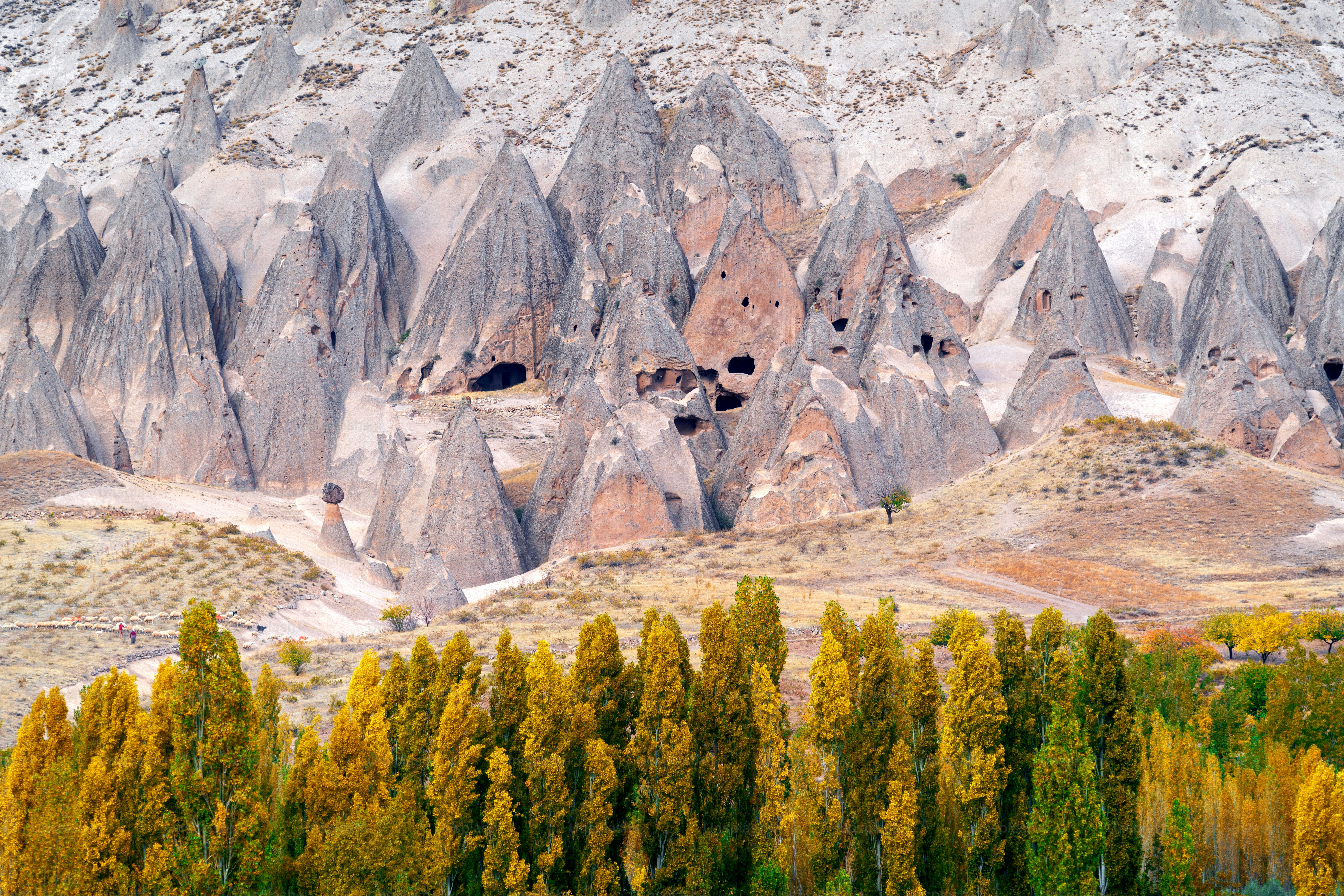 Antica casa grotta vicino a Goreme, Cappadocia in Turchia.