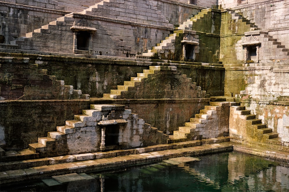 Toorji Ka Jhalra Bavdi世界的に有名なステップ井戸。インド、ラージャスターン州、ジョードプル