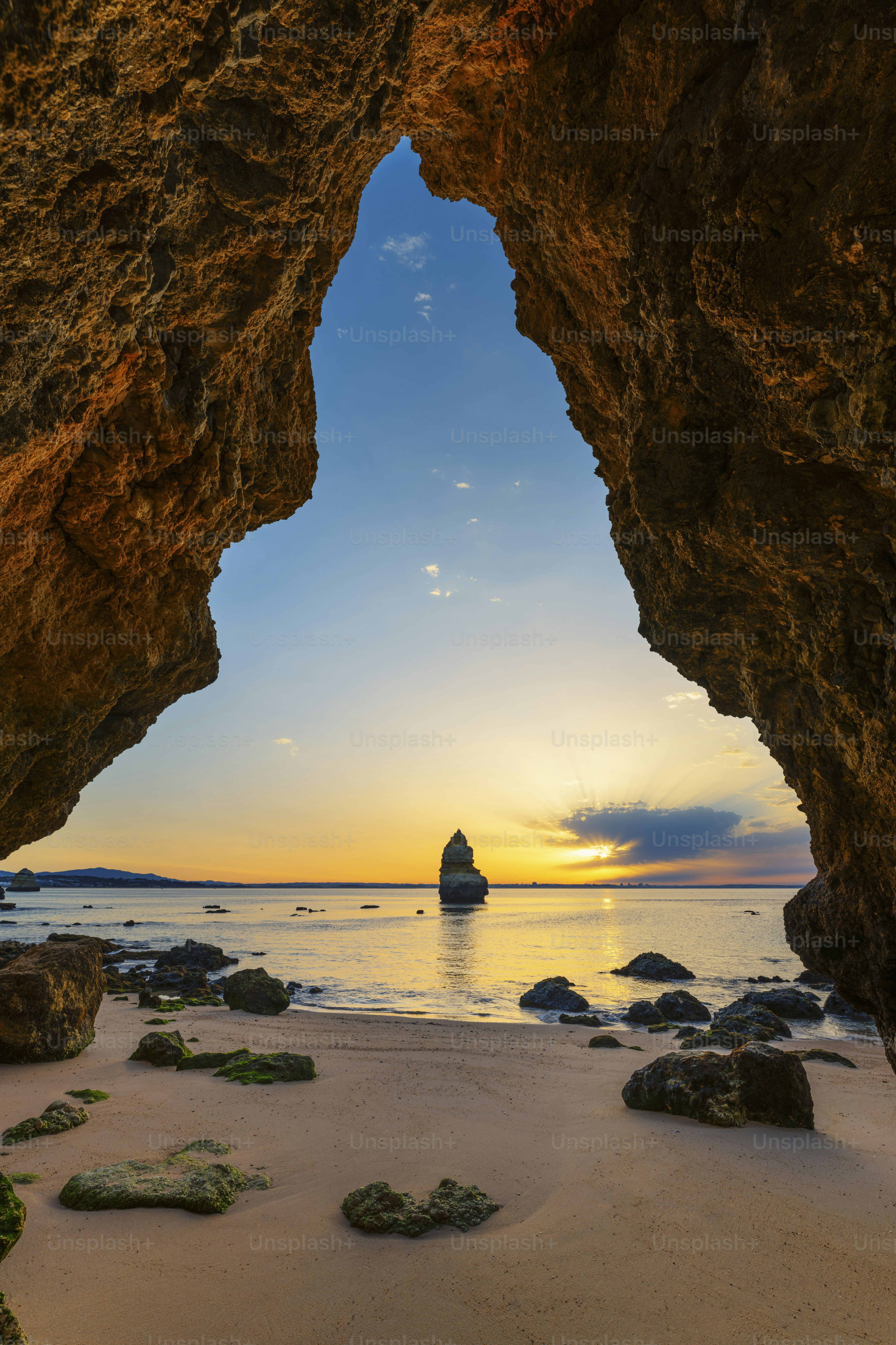 Playa de Camilo al amanecer, Algarve, Portugal