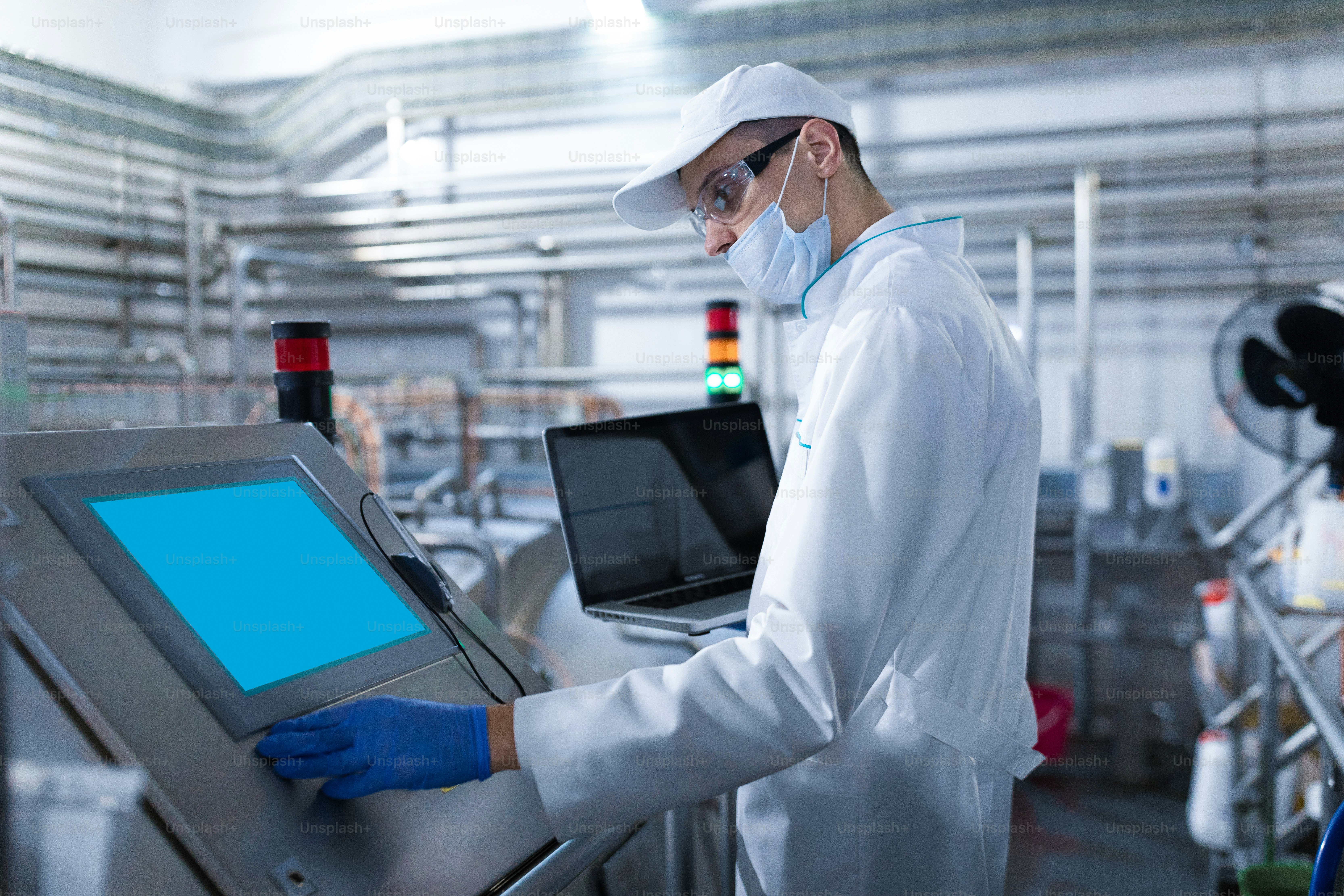 What Is CNC Remote Monitoring and Why Are Manufacturers Adopting It Rapidly?
