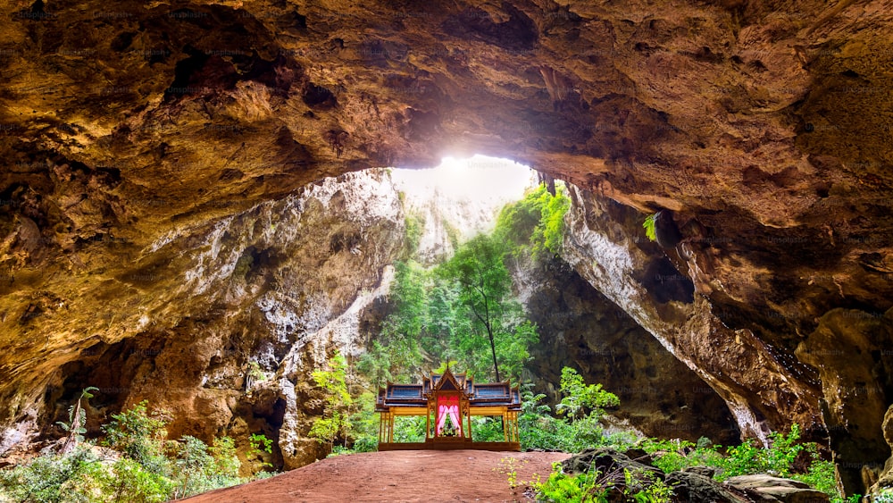 Phrayanakorn-Höhle in der Provinz Prachuap Khiri Khan, Thailand.