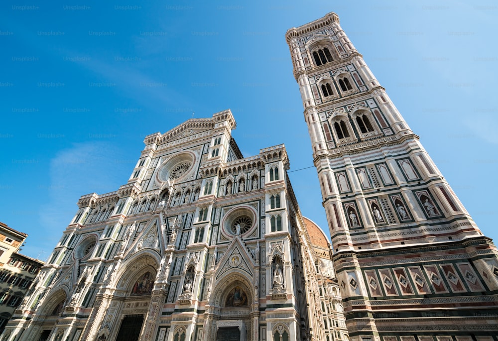 フィレンツェ大聖堂 - フィレンツェ、イタリアの主要な教会は、フィレンツェの歴史的中心部に位置し、イタリアを訪れる観光客への主要な魅力であるユネスコの世界遺産です。