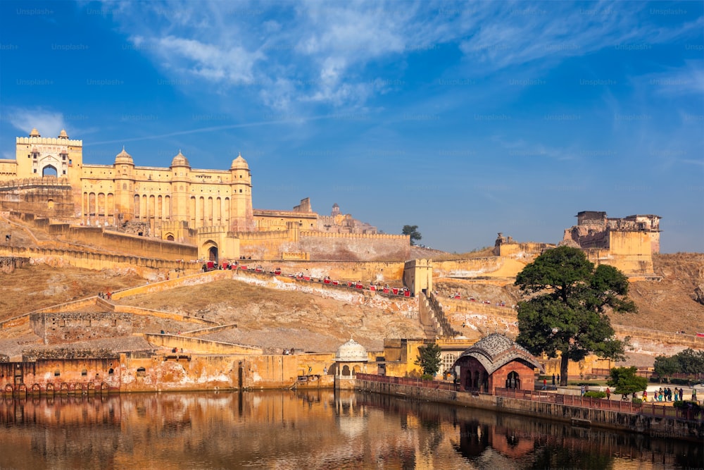 Berühmtes Wahrzeichen von Rajasthan - Amer (Amber) Fort, Rajasthan, Indien